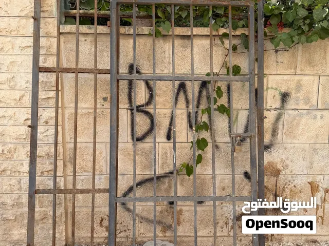 بواب حديد مستعمل نضيف