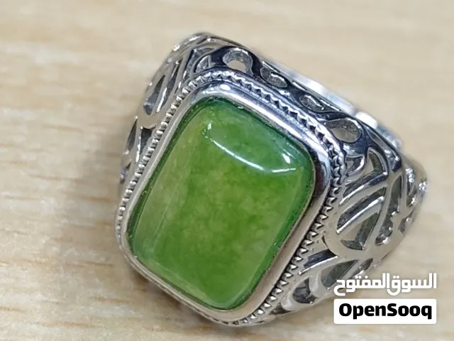 خاتم يشم أخضر جذاب