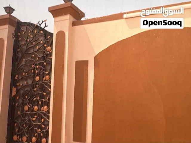 ملحق في الظيت الجنوبي مكون من غرفتين وحمامين ومجلس وحوش