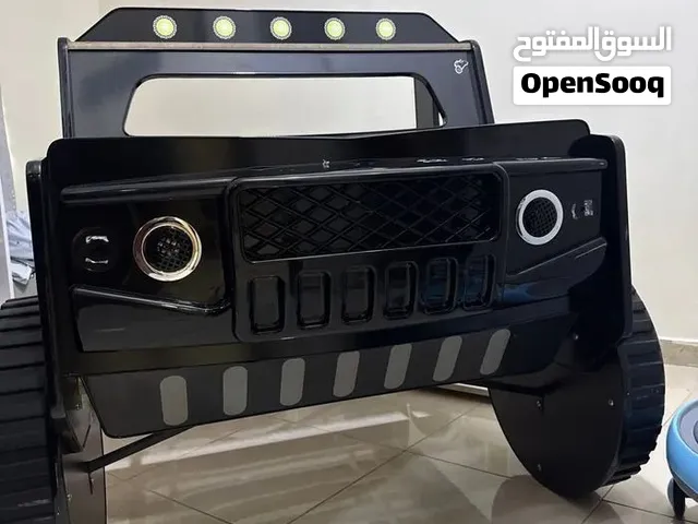 سرير للأطفال جميل وجيد