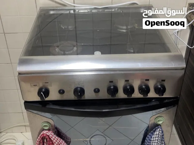 فرن إنديست Indesit ستانلس ستيل بحالة ممتازة