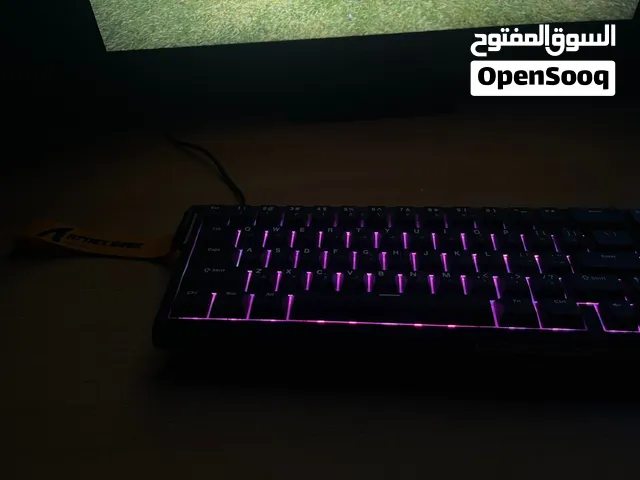 سلام عليكم موجود كيبور اصلي من شركه معروفه للبيع