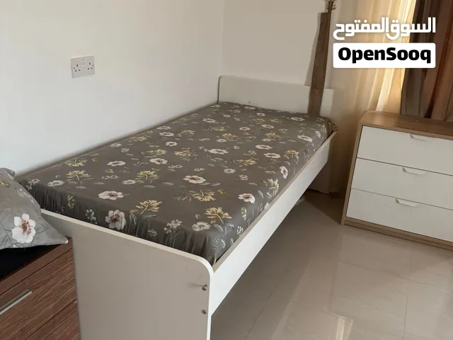 سرير جيد جدا للبيع