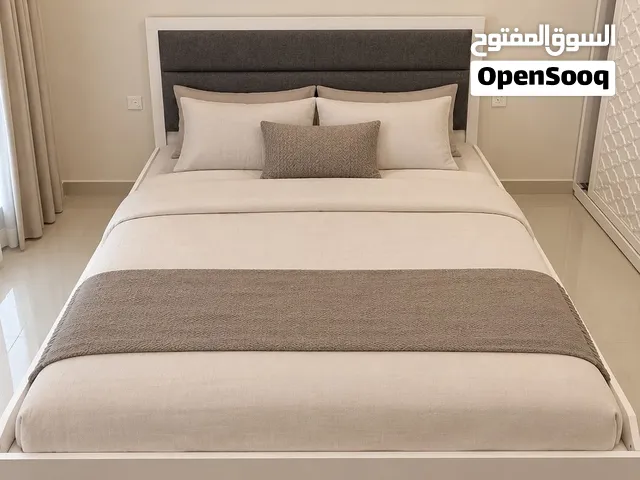 سرير للبيع
