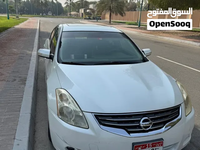 السيارة بحالة ممتازة ورقم مميز 23425