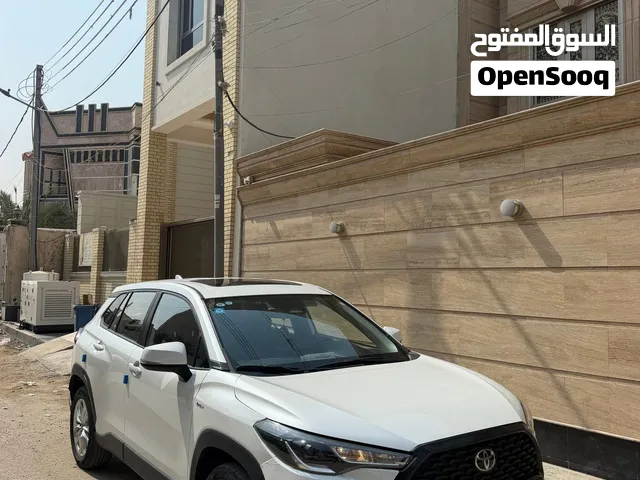 كورلا كروس 2025 ماشيه20 الف كفاله من الصبغ والبارد بيه رصعات  بسيطه السياره باسمي تحويل