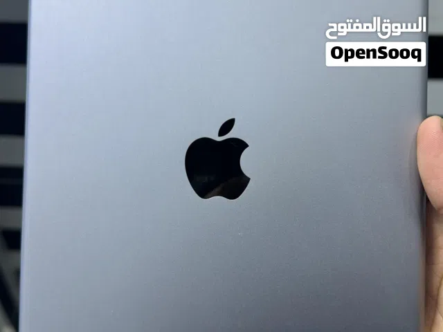 ايباد برو 10.5...64جيبي مع ملحقات شاحن وكور ضمان ينزل كل البرامج وألعاب