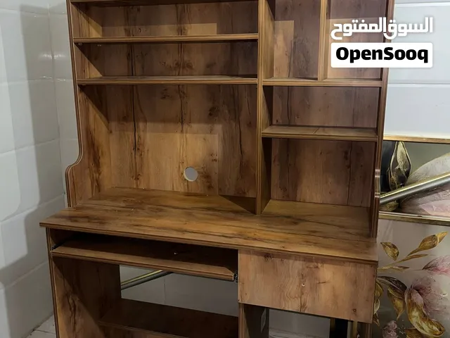 مكتب للقرطاسية والكمبيوتر