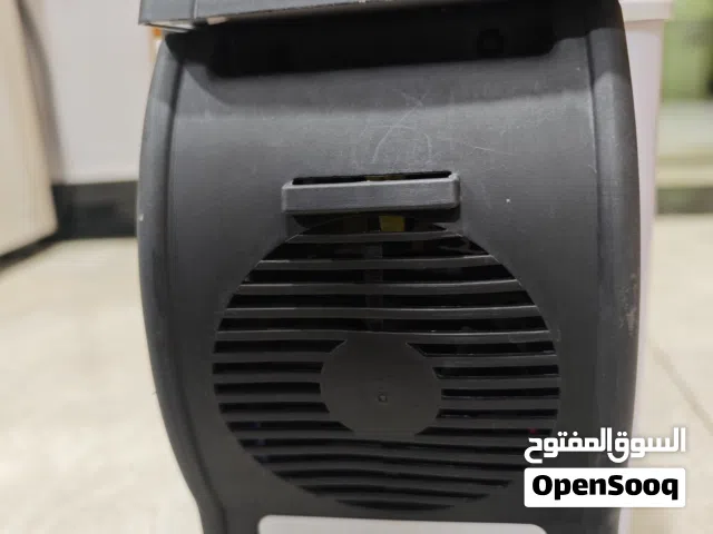 جهاز يستخدم للسيارة لحفظ البرودة او لحفظ الحرارة للطعام والمشروبات