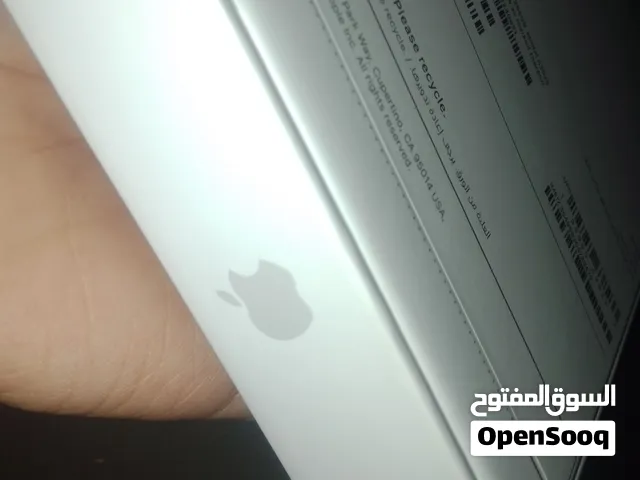ايفون17 برو ماكس جديد مافتحته من الكرتون جاني اهداء ومعي نفسه قاعده استخدمه ماحتاج ذا وابي فيه