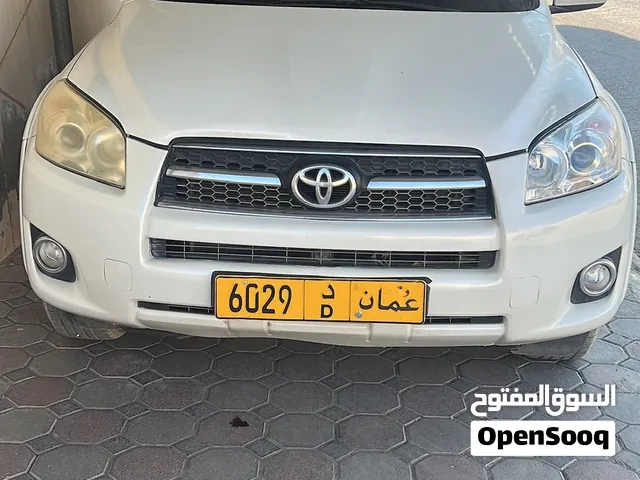 تويوتا راف فور 2012 موديل أدفنتشر للبيع مع مواصفات خليجية ومرخصة