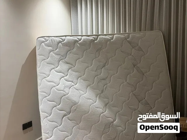 مرتبه شبه جديده مضمونة الجوده والنظافه