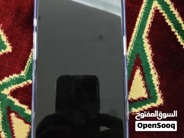 ايفون 18 بروماكس 256 جيجا اللون برجندي