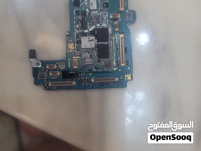 مطلوب مكينة فولد 5 سامسونج فولد او هاتف الشاشه خربانه فولد