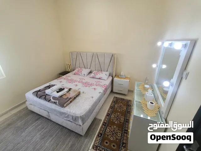 غرفة نوم لون ابيض استعمال راقي تفصيل خزانه 3 ضلف بمساحات ممتازه