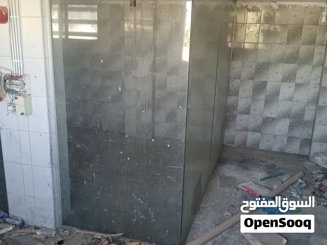 واجهات سكريت مع درج حديد