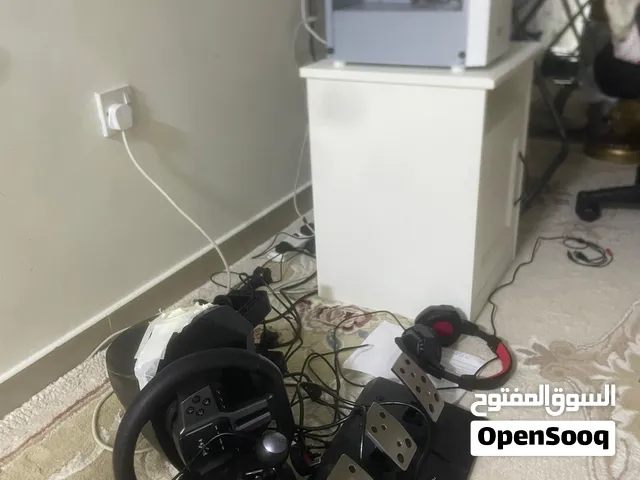 اللي يحب محاكي السيارات او العاب سيارات عندك هاذه البيسي و السكان وقير و الدواسه الحق ما تحلقق