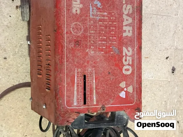ماكينة لحام PULSAR 250 مستعملة — تعمل بشكل طبيعي / مقاس 50*36*25