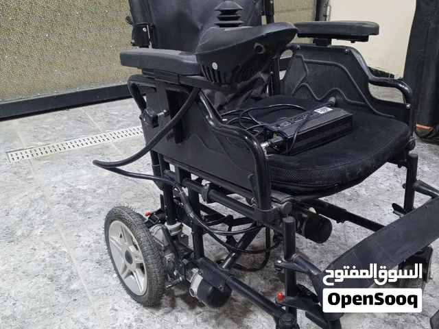 للبيع كرسي معوقين كهرب شغال نضيف كلش كامل فقط بطاريات ضعيفات لان متروك سعر350وبي مجال مكاني بصره