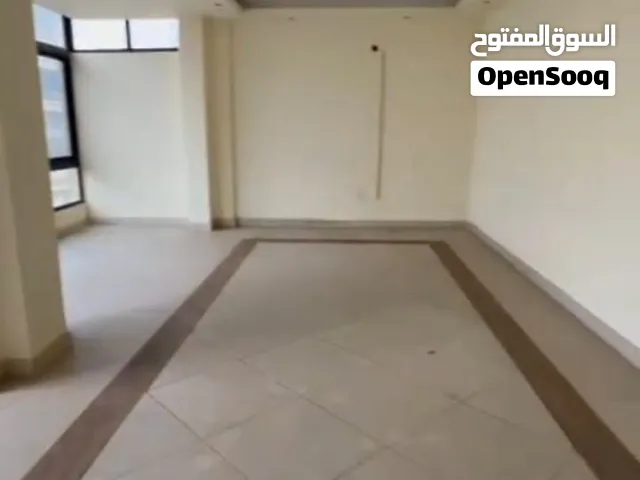 شقه للاجار شارع استراليافيها مصعد وفيها 3 نوم