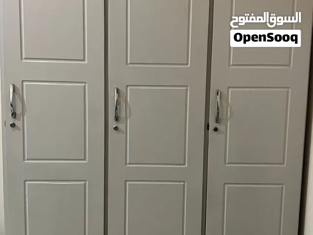 دولاب ملابس