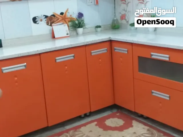 مطبخ تركي طابقين مستخدم لكن بحالة ممتازة . صناعة مطابخ الديوان المعروفة بالبصرة .