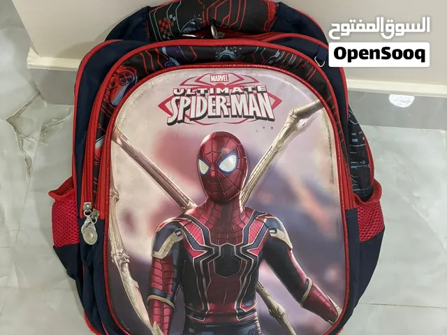 شنط وكتب مدرسيه للبيع