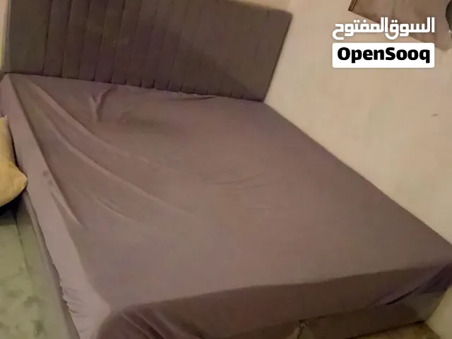 Queen size bed with mattress