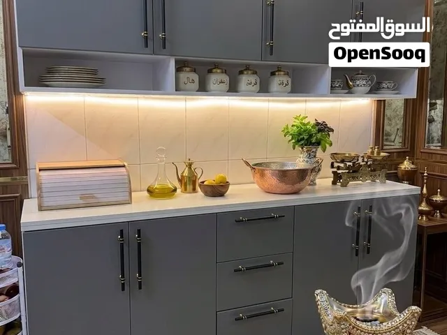 كاونترات خشب مترين ارضي وملحق مع سنك متر وعشرين مرمر 325