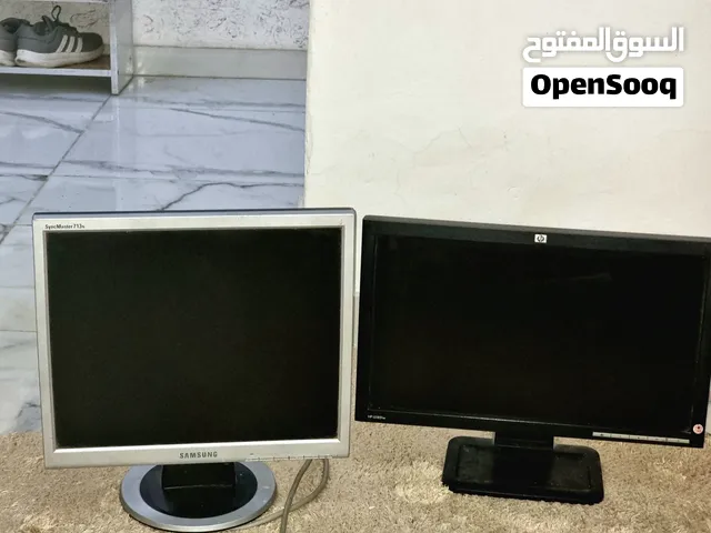 الشاشه تباع على حده او مع بعض