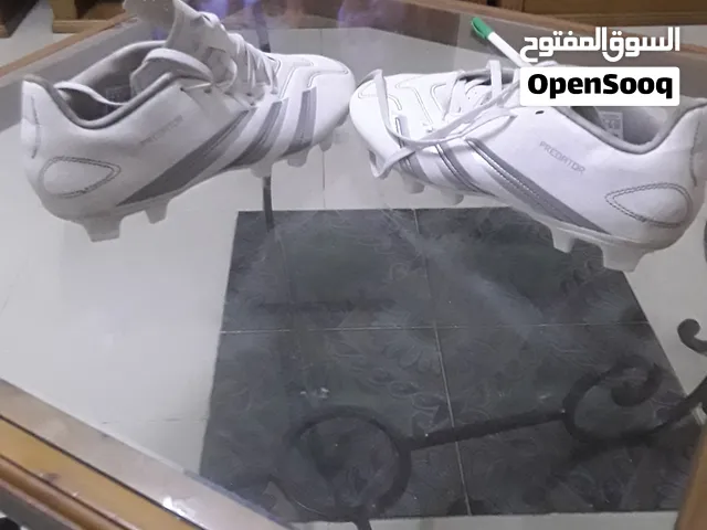 أديداس مميزة و مقاس 41 ونصف