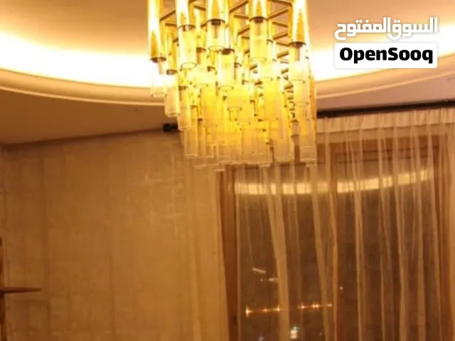 نجف فاخر مستعمل نظيف في جده