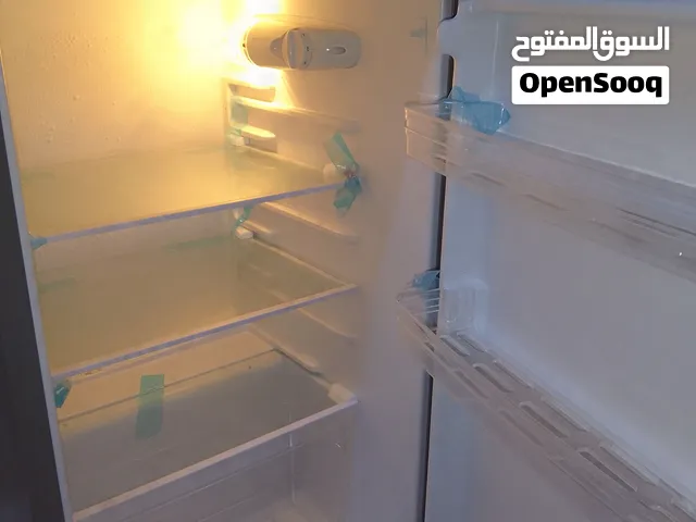 ثلاجة مستعملة استخدام شهرين ونصف تقريباً للبيع في صلالة عوقد الشمالية