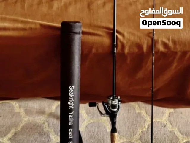 قصبة صيد كاستنج 2 متر ونصف مع بكرة صيد و مع الحافظة و الجراب الخاص بها بحالة ممتازة السعر 13 دينار