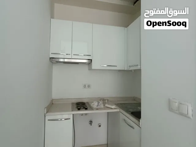 مكتب للايجار في امباير بزنس تاورز بموقع مميز