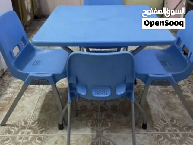 ميز والكراسي
