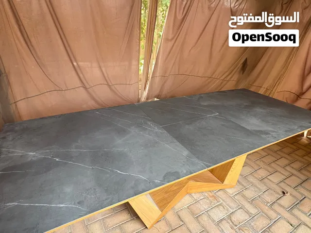 طاولة طعام أورا ليفينغ قابلة للتمديد من مترين إلى 3 أمتار