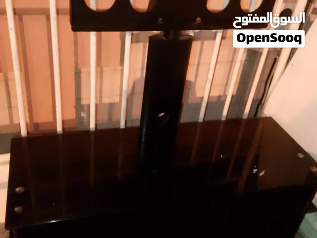طاولة تلفزيون