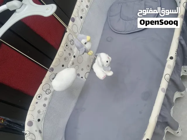 سرير مواليد