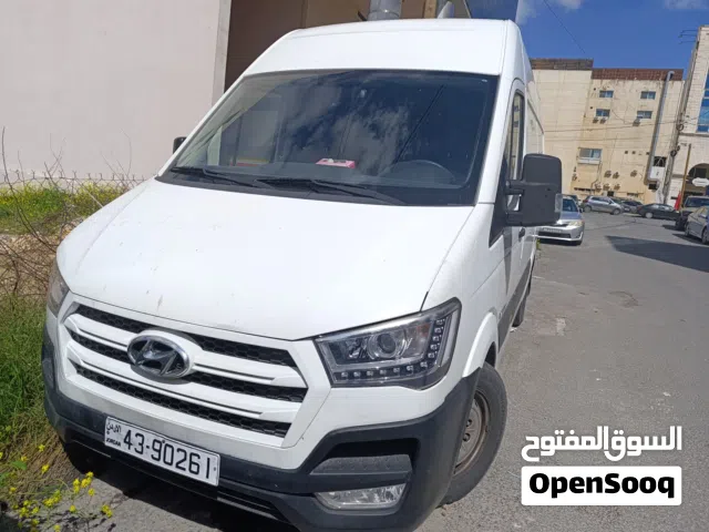 سيارة هيونداي H350 مع صندوق معزول ومبرد