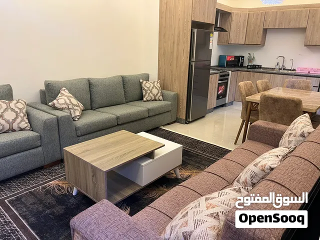عائلات فقط شقة مفروشة للايجار غرفة واحدة وصالة مطبخ +VIP قرب دوار المدينة وشارع الرياضة والشميساني