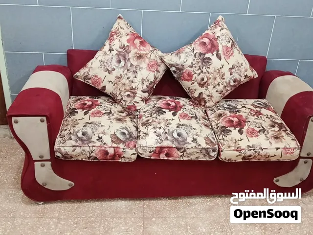 انتريه كنبتين زائد كرسيين خشب كونتر على زان  استعمال بحاله ممتازة
