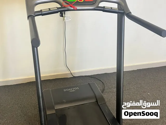 مكينه مشي بحاله ممتازه جدا فيها هيدروليك ترتفع وتنزل