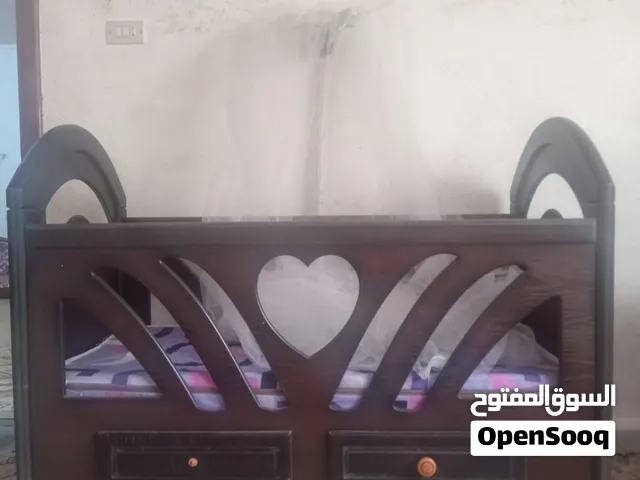 سرير اطفال للبيع