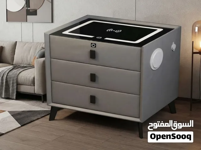 طاولة سرير ذكية تجمع بين الفخامة والتكنولوجيا في قطعة واحدة!   3 أدراج واسعة لتنظيم كل احتياجاتك