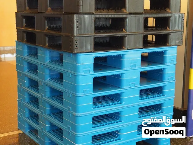 للبيع 600 طبليات بلاستيك شبه جديدة