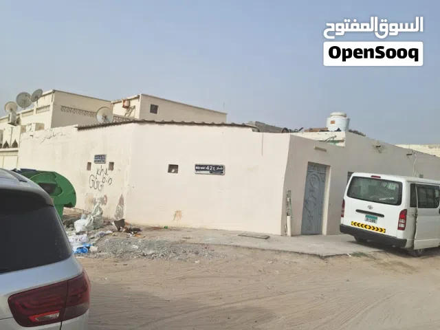 2244 m2 3 Bedrooms Townhouse for Sale in Sharjah Umm Khanoor