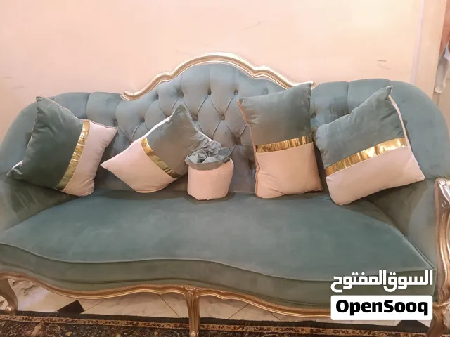 صالون شيك جدا جدا كسر زيرو استعمال خفيف جدا للبيع البيع لدواعي السفر