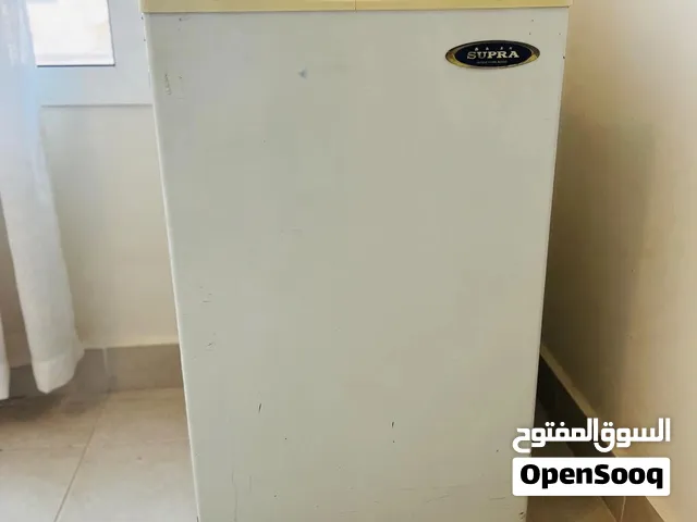 ثلاجه حجم وسط SUPRA ثلاجة نظيفة و شغالة 100% ما فيها اي مشكلة
