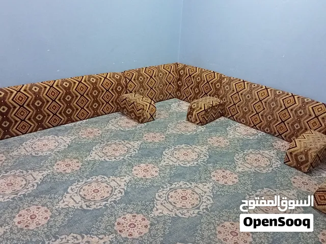 جلسة ارضية عربية للبيع ممتازة (قابل للتفاوض)